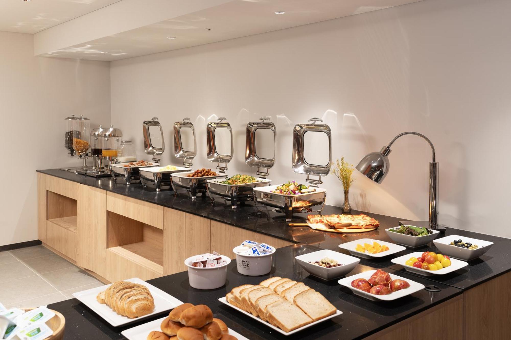 Travelodge Myeongdong Namsan Сеул Екстериор снимка